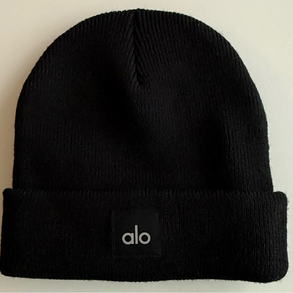ALO Yoga Beanie - Picture 1 of 8